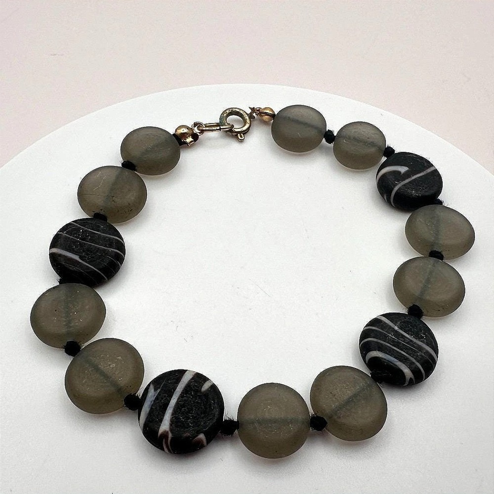 Vintage 80s‎ Frosted Gray Swirl Glass Bead Bracelet Boho Minimalist Gilt Jewelry
